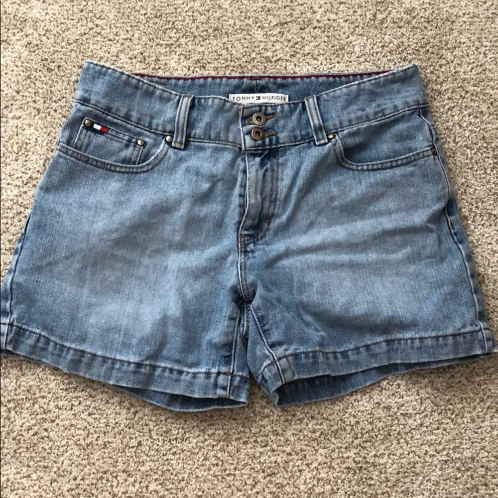 VINTAGE TOMMY HILFIGER SHORTS!